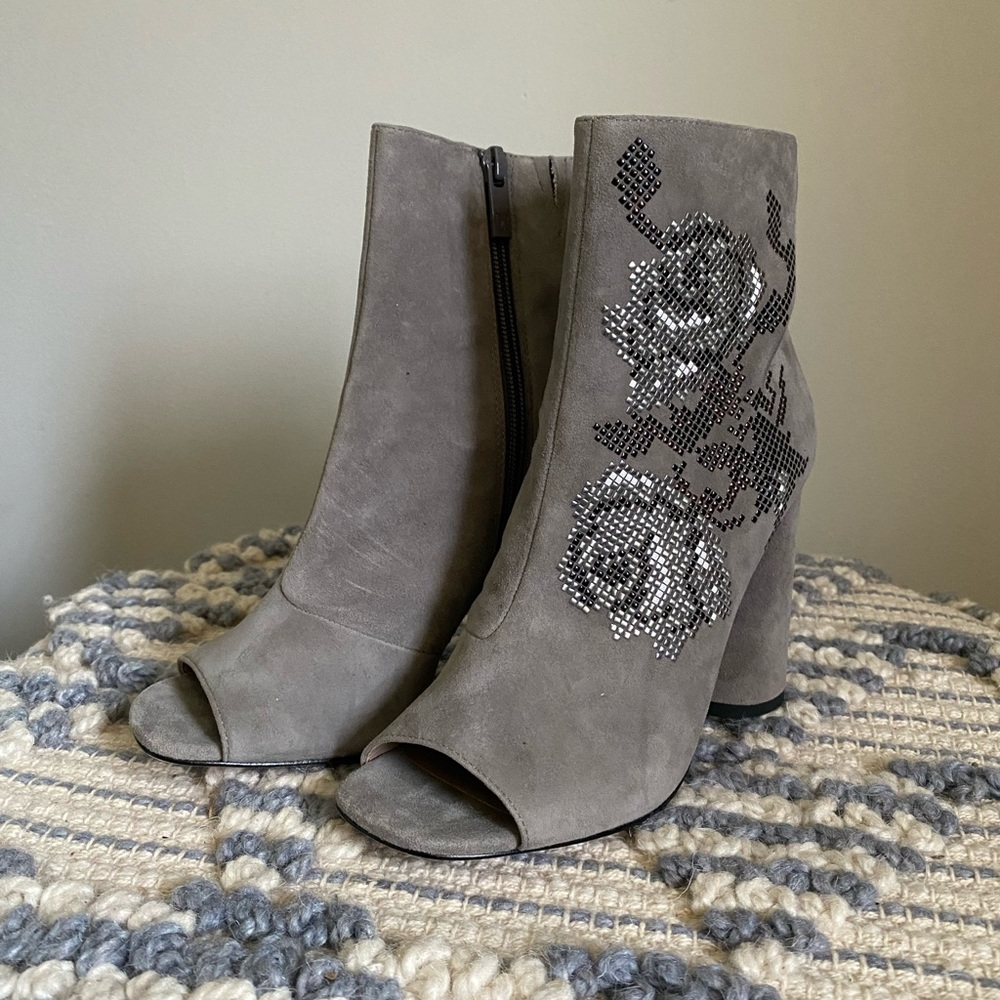 Brand new Donald Pliner heels